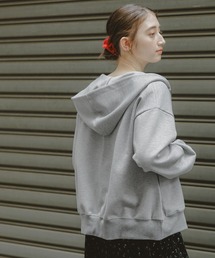 フォルムZIPパーカー