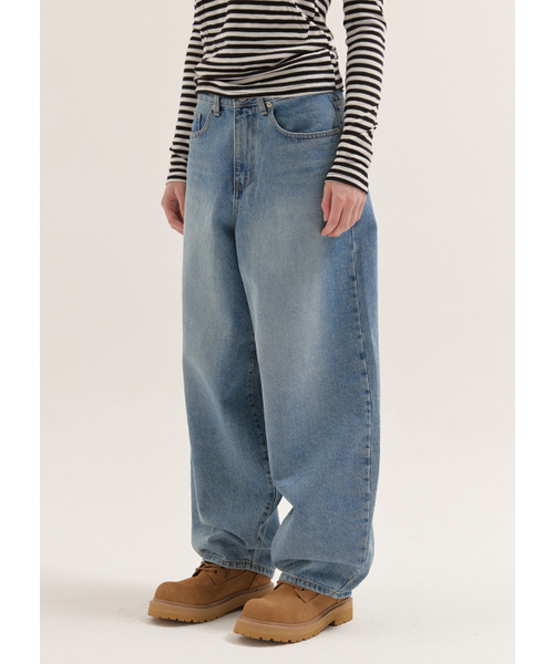 BUTTON UP(ボタンアップ)の「バルーンウォッシュドワイドデニム(ブルー)(デニムパンツ・レディース・その他・SMALL/MEDIUM/LARGE)」の3枚目の写真