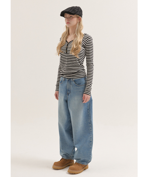 BUTTON UP(ボタンアップ)の「バルーンウォッシュドワイドデニム(ブルー)(デニムパンツ・レディース・その他・SMALL/MEDIUM/LARGE)」の4枚目の写真