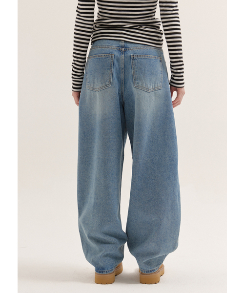BUTTON UP(ボタンアップ)の「バルーンウォッシュドワイドデニム(ブルー)(デニムパンツ・レディース・その他・SMALL/MEDIUM/LARGE)」の5枚目の写真