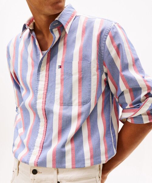 TOMMY HILFIGER(トミーヒルフィガー)の「ヘリテージオックスフォードアイコンストライプシャツ(シャツ/ブラウス・メンズ・グレー・X-LARGE/SMALL/MEDIUM/LARGE)」の2枚目の写真
