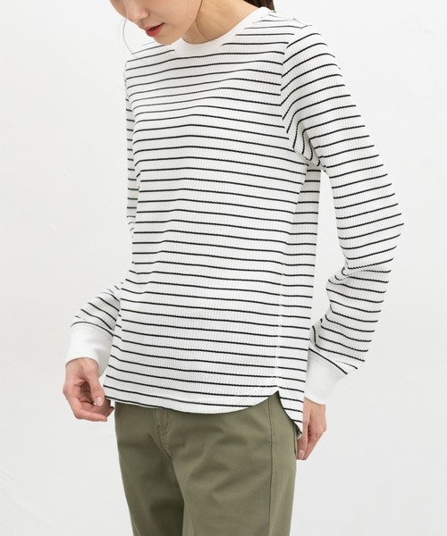 CINEMA CLUB(シネマクラブ)の「ワッフルTシャツ(Tシャツ/カットソー・レディース・スミクロ/ネイビー/ベージュ系その他/ピンク/アイボリー系/アイボリー/ホワイト×ブラック・L/LL/M/S)」の3枚目の写真