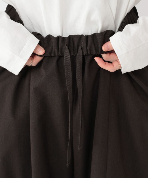 studio CLIP（スタディオクリップ）の「フロント切り替えギャザーパンツ[プチ・プラスサイズあり]《オケージョン2026SS》（その他パンツ・レディース・ライトベージュ/グレー/チャコールグレー・FREE/ﾌﾘｰ(L)/PF）」の10枚目の写真