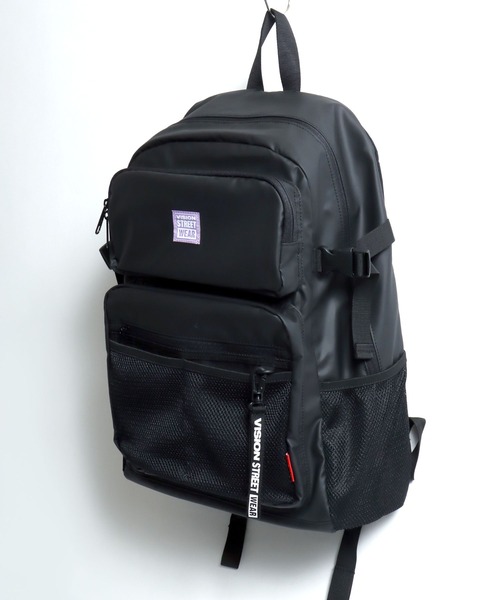 VISION STREET WEAR（ヴィジョンストリートウェア）の「VISION STREET WEAR（ヴィジョンストリートウェア）CONVEIENT  BACKPACK/ワンポイントロゴ バックパック/リュックサック（バックパック/リュック・メンズ・ブラック系1/ブラック系3/ブラック系2・FREE）」の3枚目の写真