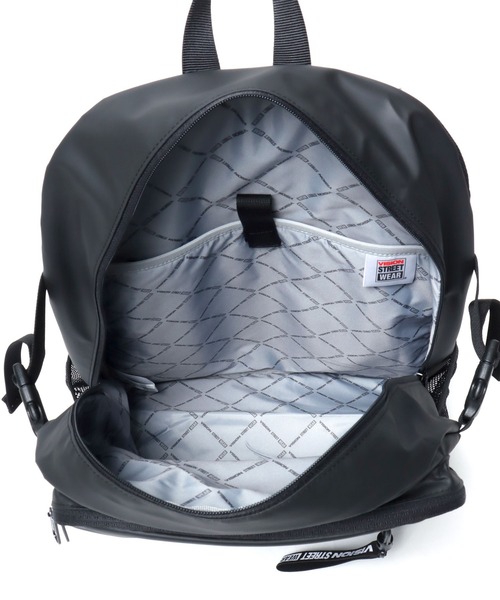 VISION STREET WEAR（ヴィジョンストリートウェア）の「VISION STREET WEAR（ヴィジョンストリートウェア）CONVEIENT  BACKPACK/ワンポイントロゴ バックパック/リュックサック（バックパック/リュック・メンズ・ブラック系1/ブラック系3/ブラック系2・FREE）」の15枚目の写真