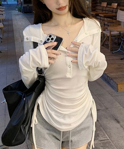 NANEA(ナネア)の「フード付きサイドシャーリングロンT(Tシャツ/カットソー・レディース・ブルー/ホワイト・MEDIUM/SMALL/LARGE)」の2枚目の写真