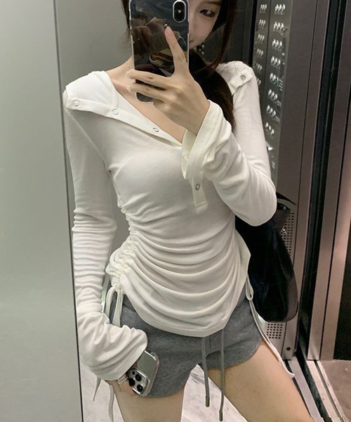NANEA(ナネア)の「フード付きサイドシャーリングロンT(Tシャツ/カットソー・レディース・ブルー/ホワイト・MEDIUM/SMALL/LARGE)」の3枚目の写真