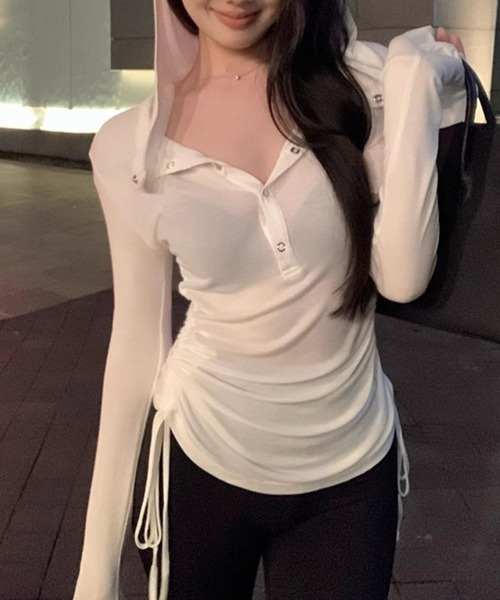 NANEA(ナネア)の「フード付きサイドシャーリングロンT(Tシャツ/カットソー・レディース・ブルー/ホワイト・MEDIUM/SMALL/LARGE)」の8枚目の写真