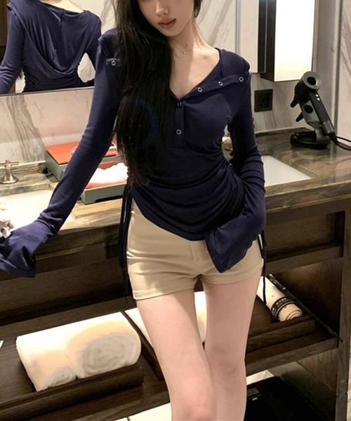 NANEA(ナネア)の「フード付きサイドシャーリングロンT(Tシャツ/カットソー・レディース・ブルー/ホワイト・MEDIUM/SMALL/LARGE)」の13枚目の写真