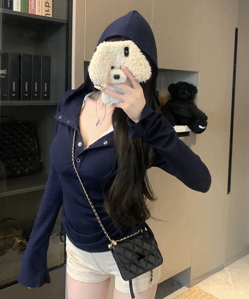 NANEA(ナネア)の「フード付きサイドシャーリングロンT(Tシャツ/カットソー・レディース・ブルー/ホワイト・MEDIUM/SMALL/LARGE)」の18枚目の写真