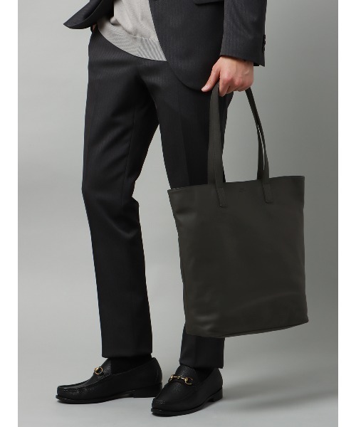 SUIT SQUARE(スーツスクエア)の「トートバッグ SEEKER別注 ソフトレザー コインケース付き(トートバッグ・メンズ・グリーン/ベージュ/ブラック・F)」の5枚目の写真