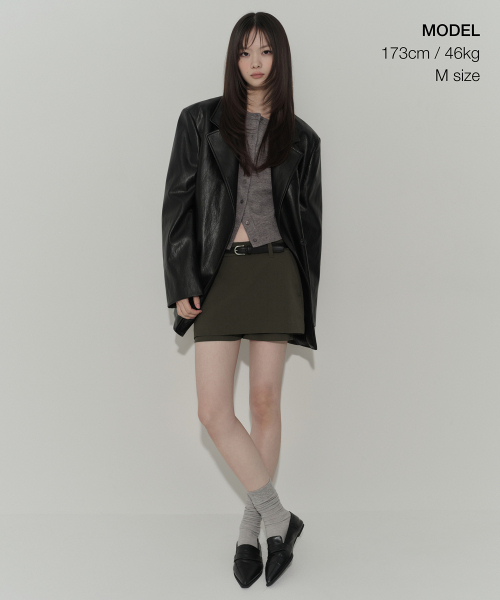 MUSINSA STANDARD WOMAN（ムシンサスタンダードウーマン）の「ウィメンズ シンセティックレザー オーバーショルダー オーバーサイズ ブレザー [ブラック]（ライダースジャケット・レディース・その他・LARGE/X-SMALL/SMALL/MEDIUM）」の5枚目の写真
