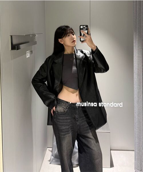 MUSINSA STANDARD WOMAN（ムシンサスタンダードウーマン）の「ウィメンズ シンセティックレザー オーバーショルダー オーバーサイズ ブレザー [ブラック]（ライダースジャケット・レディース・その他・LARGE/X-SMALL/SMALL/MEDIUM）」の9枚目の写真