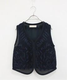 Marilyn Moon | code embroidery diamond tuck vest(ベスト)