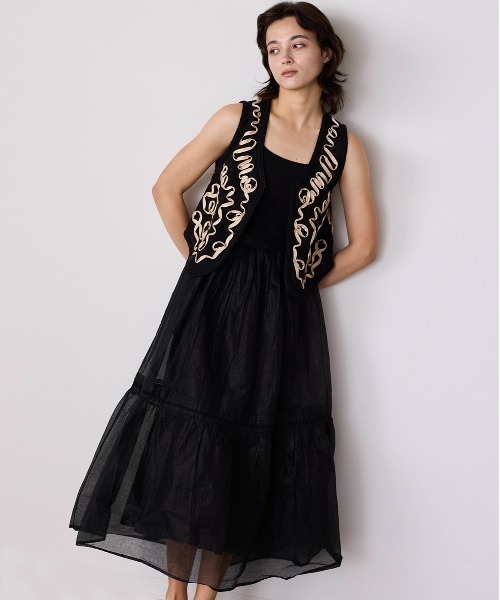 Marilyn Moon（マリリンムーン）の「code embroidery diamond tuck vest（ベスト・レディース・ネイビー/オフホワイト・FREE）」の5枚目の写真