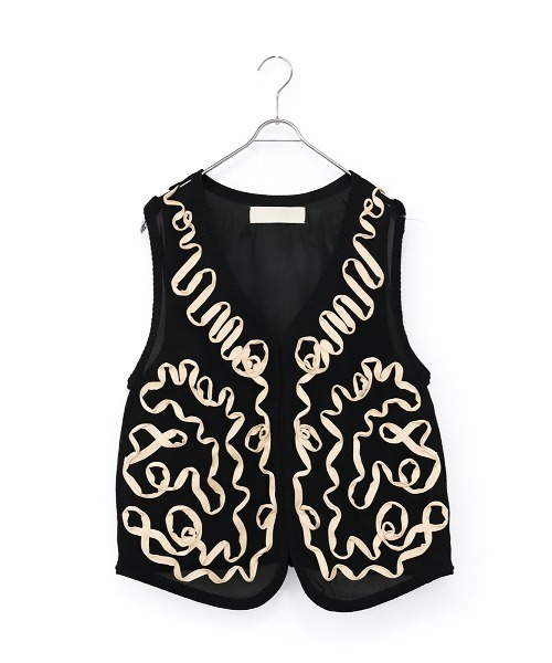 Marilyn Moon（マリリンムーン）の「code embroidery diamond tuck vest（ベスト・レディース・ネイビー/オフホワイト・FREE）」の16枚目の写真