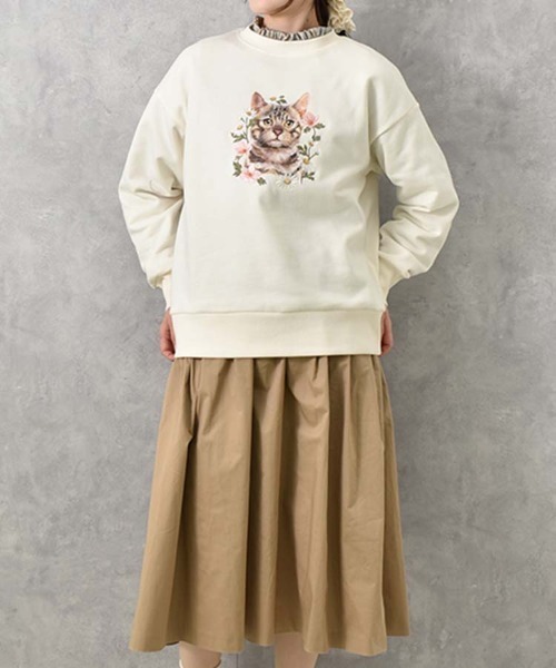 Bleu Bleuet（ブルーブルーエ）の「le petaleトラネコフラワー刺繍スウェット（スウェット・レディース・オフホワイト/グレー・FREE）」の8枚目の写真