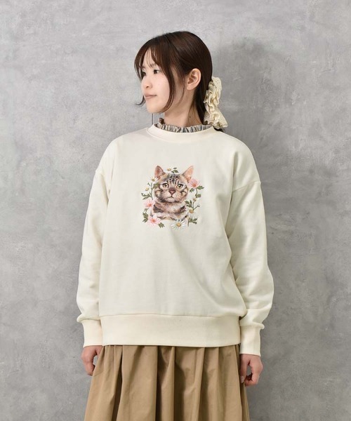 Bleu Bleuet（ブルーブルーエ）の「le petaleトラネコフラワー刺繍スウェット（スウェット・レディース・オフホワイト/グレー・FREE）」の10枚目の写真