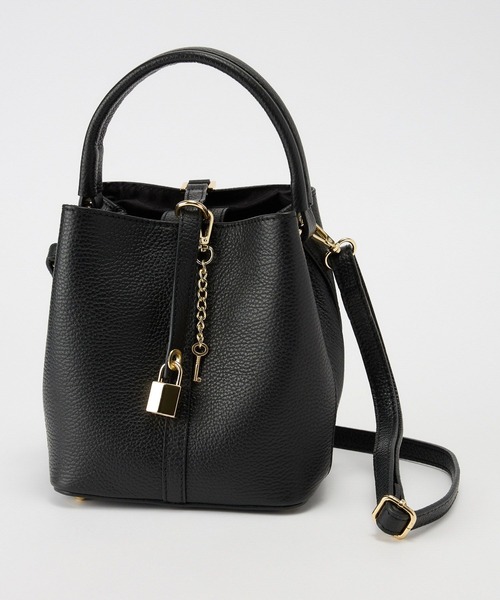 AULENTTI（オウレンティ）の「【AULENTTI】チャームショルダーBAG（ショルダーバッグ・レディース・ブラック/ブラウン・フリー）」の6枚目の写真