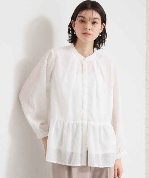 THE SHOP TK (ザ ショップ ティーケー )の「【通勤にもカジュアルにも】シフォンジャカードブラウス(シャツ/ブラウス・レディース・オフホワイト・12/13)」の2枚目の写真
