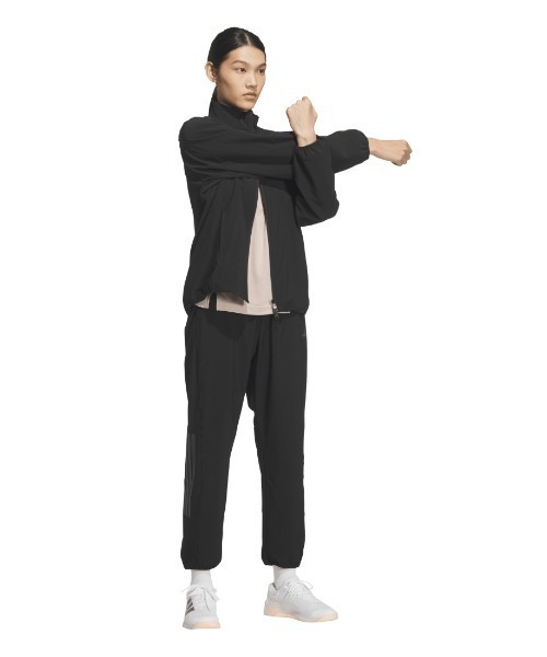 adidas(アディダス)の「アディダス adidas トレーニング エッセンシャルズ プラス ルーズフィット ストレッチ ウーブン ジャケット(ジャージ・レディース・ライトベージュ/ブラック/ネイビー・M/L)」の5枚目の写真