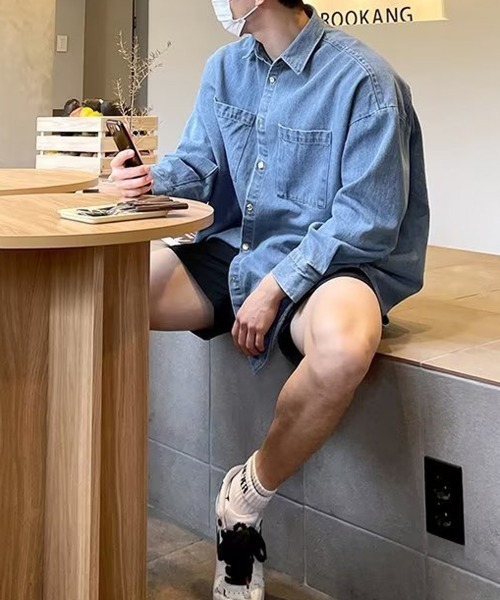 NEW GENTLEMAN(ニュージェントルマン)の「パサデナデニム オーバーサイズシャツ(シャツ/ブラウス・メンズ・ブラック/ブルー・M/L)」の9枚目の写真