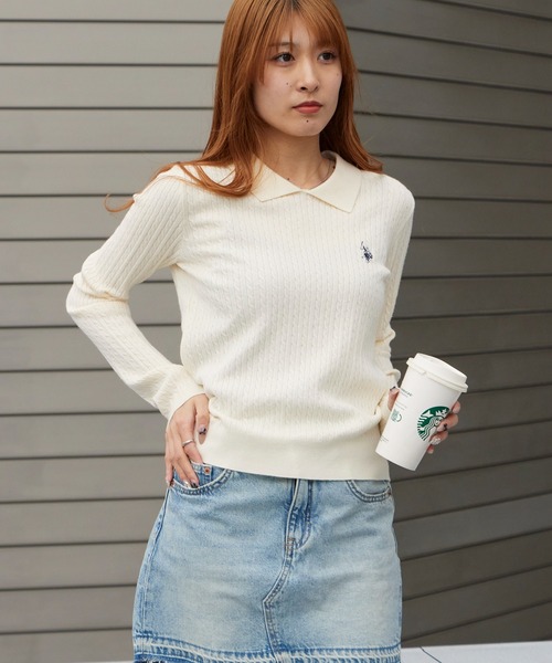 U.S. POLO ASSN.(ユーエスポロアッスン)の「U.S. POLO ASSN./ユーエスポロアッスン ロゴ刺繍 ドロップショルダー ステンカラーケーブルニット 秋 秋服 2026年秋冬 冬服(ニット/セーター・レディース・サックスブルー/イエロー/アイボリー/ブラック・M/L)」の8枚目の写真