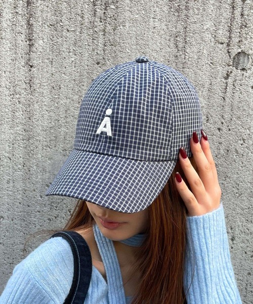 ALAND(エーランド)の「【UNISEX】ALAND/Aロゴアソート柄CAP(キャップ・レディース・ホワイト/ネイビー/チャコールグレー/ベージュ・ONE SIZE)」の4枚目の写真