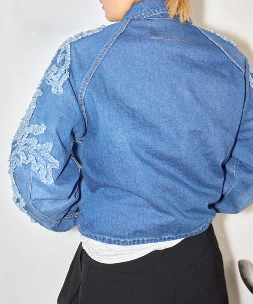 TAAKK(ターク)の「TAAKK SCULPTURAL EMBROIDERY DENIMBLOUSON TA26SS-BL030:デニムブルゾン(デニムジャケット・レディース・ブルー・LARGE)」の3枚目の写真