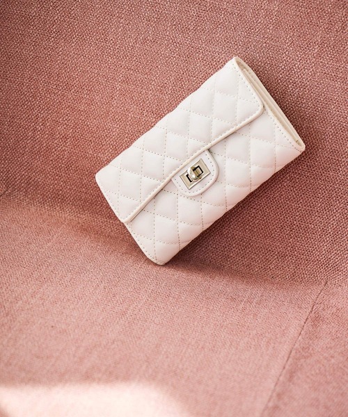 mysty woman(ミスティウーマン)の「チェーンミニショルダー 665491(ショルダーバッグ・レディース・イエロー/ホワイト・FREE)」の1枚目の写真