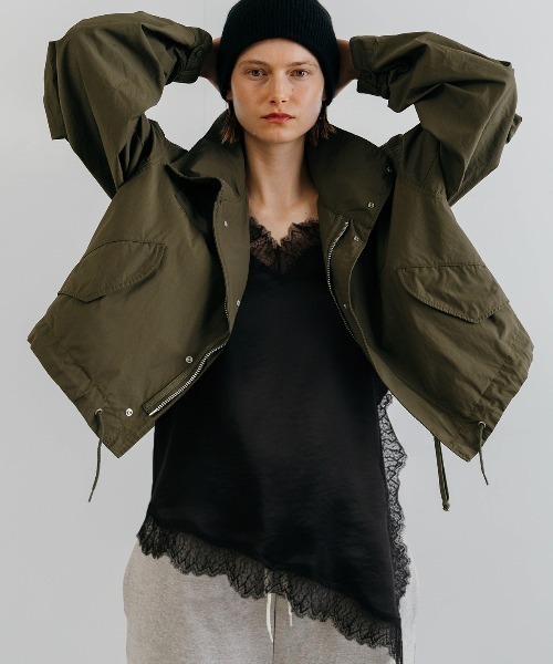 CREDONA(クレドナ)の「SATIN LACE CAMI/サテンレースキャミ(キャミソール・レディース・オフホワイト/グリーン系その他/ブラック・FREE)」の1枚目の写真