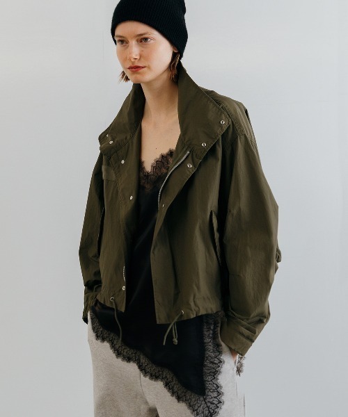 CREDONA(クレドナ)の「SATIN LACE CAMI/サテンレースキャミ(キャミソール・レディース・オフホワイト/グリーン系その他/ブラック・FREE)」の17枚目の写真