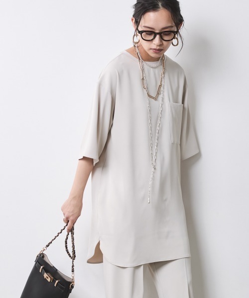 CHIC STYLE(シックスタイル)の「Tブラウスチュニック<大きいサイズ有>シックスタイル(その他トップス・レディース・ライトベージュ/ブラック・LL/3L/4L/5L/M/L)」の1枚目の写真