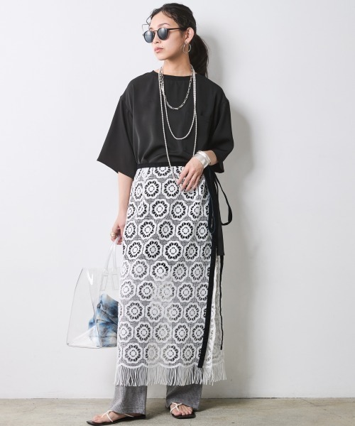 CHIC STYLE(シックスタイル)の「Tブラウスチュニック<大きいサイズ有>シックスタイル(その他トップス・レディース・ライトベージュ/ブラック・LL/3L/4L/5L/M/L)」の11枚目の写真