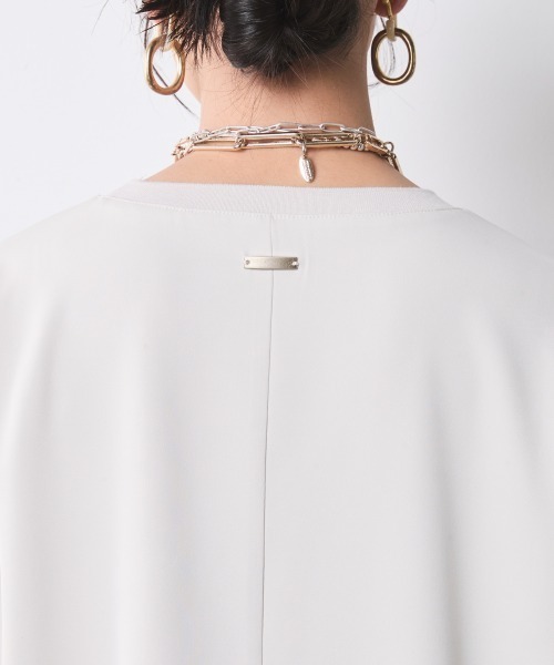 CHIC STYLE(シックスタイル)の「Tブラウスチュニック<大きいサイズ有>シックスタイル(その他トップス・レディース・ライトベージュ/ブラック・LL/3L/4L/5L/M/L)」の16枚目の写真
