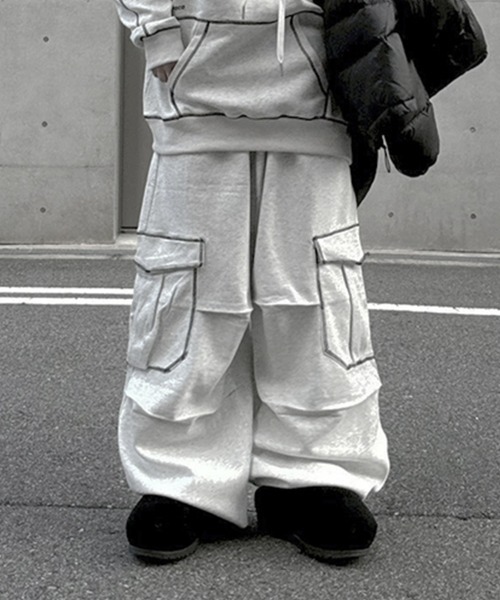 YACA(ヤーカ)の「Out Stitch Sweat Cargo PT/アウトステッチカーゴパンツ【unisex item】(スウェットパンツ・レディース・アッシュグレー/ブラック・FREE)」の2枚目の写真