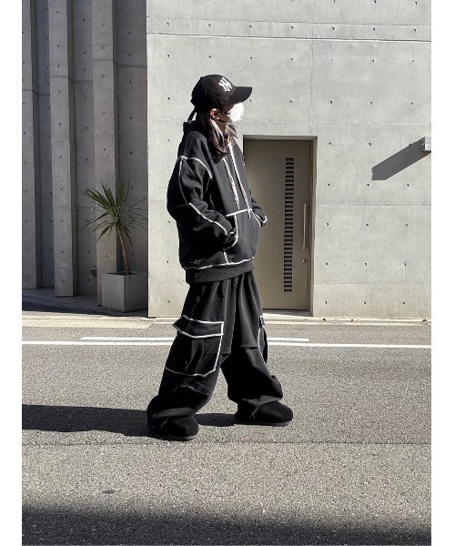 YACA(ヤーカ)の「Out Stitch Sweat Cargo PT/アウトステッチカーゴパンツ【unisex item】(スウェットパンツ・レディース・アッシュグレー/ブラック・FREE)」の6枚目の写真
