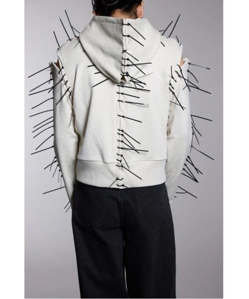 MASU(エムエーエスユー)の「BONE NEEDLE ZIP-UP HOODIE(パーカー・メンズ・ブラック/グレー・48)」の4枚目の写真