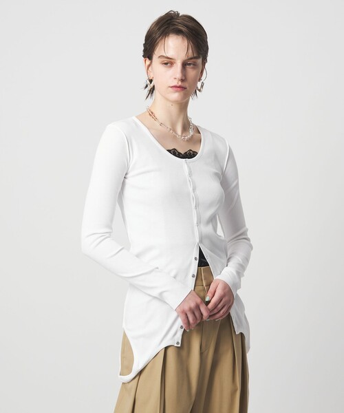 ASTRAET(アストラット)の「<ASTRAET>3WAY フロントボタン ロングスリーブカットソー(Tシャツ/カットソー・レディース・ホワイト/ナチュラル/ダークグレー・FREE)」の2枚目の写真