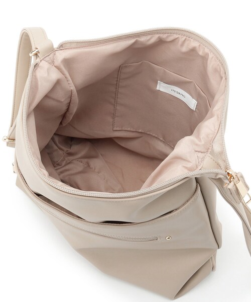 ITS'DEMO（イッツデモ）の「合皮縦型ショルダー（ショルダーバッグ・レディース・ナチュラル/ブラック/アイボリー・00）」の18枚目の写真