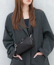 【MURUA/ムルーア】 EMBOSS SERIES　タッセル＆ロゴチャーム付きミニショルダーバッグ