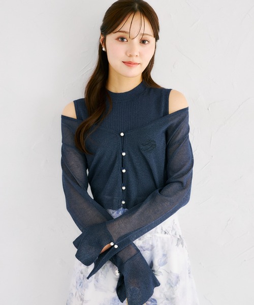 tocco closet（トッコ　クローゼット）の「リブニットトップス×刺繍入りパール釦シアーニットカーディガンアンサンブル（ニット/セーター・レディース・オフホワイト/ピンクベージュ/ネイビー・M）」の3枚目の写真