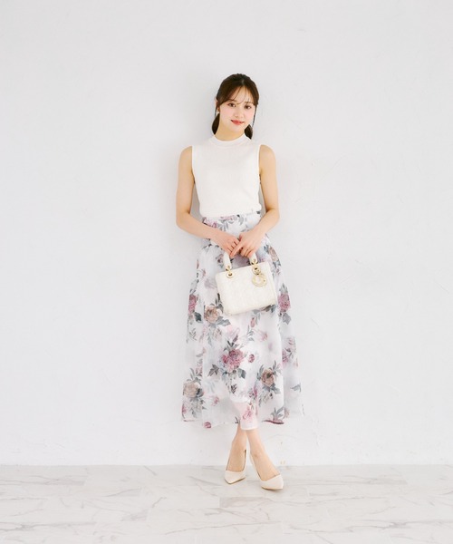 tocco closet（トッコ　クローゼット）の「リブニットトップス×刺繍入りパール釦シアーニットカーディガンアンサンブル（ニット/セーター・レディース・オフホワイト/ピンクベージュ/ネイビー・M）」の7枚目の写真
