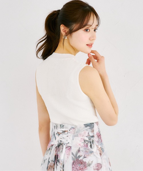 tocco closet（トッコ　クローゼット）の「リブニットトップス×刺繍入りパール釦シアーニットカーディガンアンサンブル（ニット/セーター・レディース・オフホワイト/ピンクベージュ/ネイビー・M）」の11枚目の写真