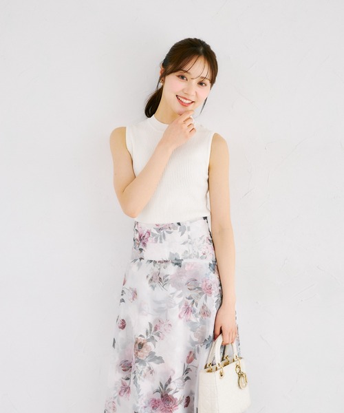 tocco closet（トッコ　クローゼット）の「リブニットトップス×刺繍入りパール釦シアーニットカーディガンアンサンブル（ニット/セーター・レディース・オフホワイト/ピンクベージュ/ネイビー・M）」の9枚目の写真