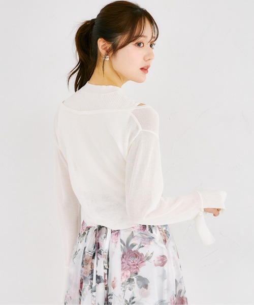 tocco closet（トッコ　クローゼット）の「リブニットトップス×刺繍入りパール釦シアーニットカーディガンアンサンブル（ニット/セーター・レディース・オフホワイト/ピンクベージュ/ネイビー・M）」の6枚目の写真