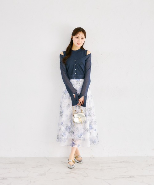 tocco closet（トッコ　クローゼット）の「リブニットトップス×刺繍入りパール釦シアーニットカーディガンアンサンブル（ニット/セーター・レディース・オフホワイト/ピンクベージュ/ネイビー・M）」の12枚目の写真