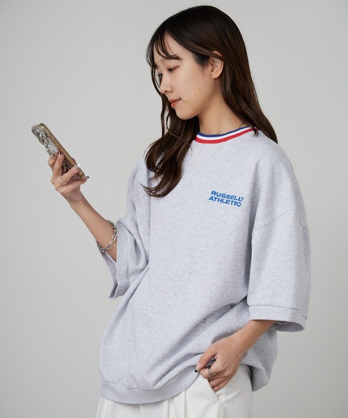 Russell Athletic（ラッセルアスレティック）の「RUSSELL ATHLETIC / ラッセルアスレティック Campus Swaeat T ラインデザインロゴ刺繍 ヘビーオンス 半袖Tシャツ 2026年春夏（Tシャツ/カットソー・メンズ・ホワイト/チャコールグレー/ネイビー/ヘザーグレー・M/L/XL）」の3枚目の写真