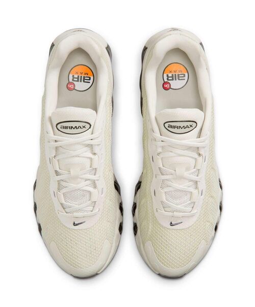 NIKE(ナイキ)の「ナイキ エア マックス Dn8 メンズシューズ / Nike Air Max Dn8 Men's Shoes IO7846-002 Light Bone(スニーカー・メンズ・オフホワイト・30/25.5/24.5/25/26/26.5/27.5/27/24/29.5/29/28.5/28)」の4枚目の写真