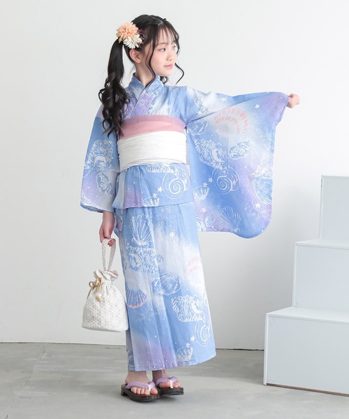 kimonomachi(キモノマチ)の「ガールズ浴衣 子供浴衣2点セット (綿浴衣+しわ兵児帯) 貝殻 金魚 星柄 花柄 フラワー 120cm/130cm/140cm/150cm キッズ浴衣 ジュニア浴衣 女の子 子供浴衣2点セット 低身長浴衣(浴衣・キッズ・ライトグリーン/ダークネイビー/カリビアンブルー/ラベンダー/ブラック×レッド/ブルーグレー/スカイブルー/ブルーグリーン・120cm/130cm/140cm/150cm)」の10枚目の写真